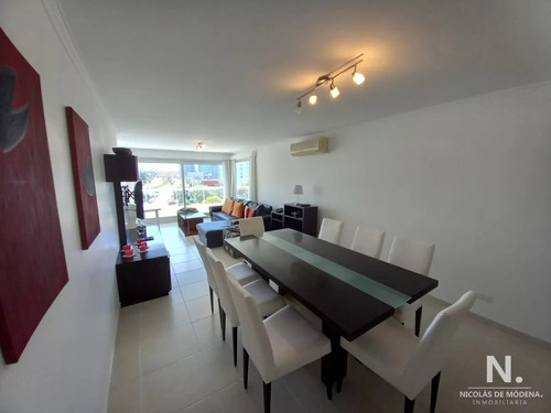 Hermoso Departamento En Venta Con Agradable Vista Al Mar