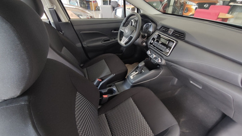 Imagen 10 de 14 de Nissan Versa Sense Cvt