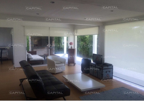 Muy Buena Casa En Venta En Punta Piedras, Manantiales.- Ref: 25371