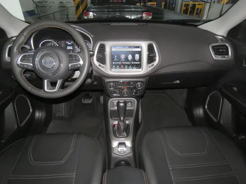 Jeep Compass LONGITUDE PLUS 2.4 AUT