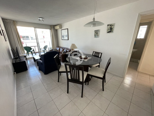 Apartamento De 2 Dormitorios En Excelente Precio- Ref: 4820