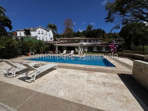 Lujosa Y Exclusiva Casa En Venta De 1400mts² En La Lagunita Country Club