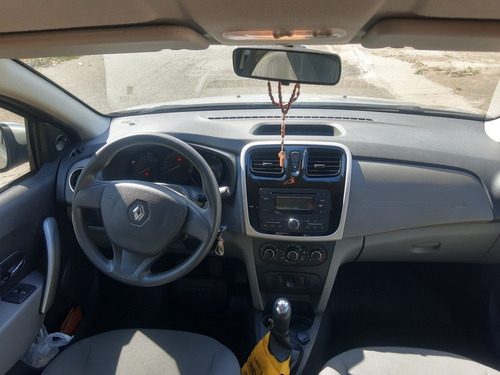 Imagem 9 de 13 de Renault Logan 2016 1.6 Expression Hi-power 4p