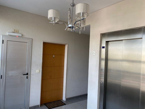 Imagen 2 de 14 de Departamento En Venta En Moreno Centro