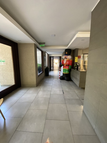 A Tres Cuadras Del Metro Monseñor Eyzaguirre, Lider Y Plazas