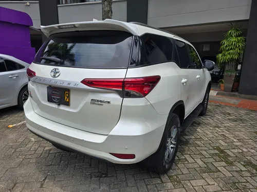 Toyota Fortuner 2.4 Sr Dsl 4x2 Aut 2020