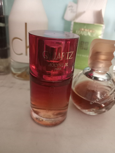 Perfume Francés Quartz, Usado, Como Nuevo 