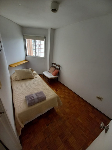 Imagen 12 de 14 de Excelente Apto. En Punta Carretas, 3 Dormitorios Más Servicio Completo. 2 Baños 1 En Suite Y Garaje. Estupenda Ubicación A Pasos De La Rambla, El Golf Y Punta Carretas Shopping.