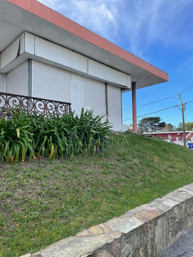 Casa En Las Delicias A 200 Del Mar -punta Del Este. Col 7626