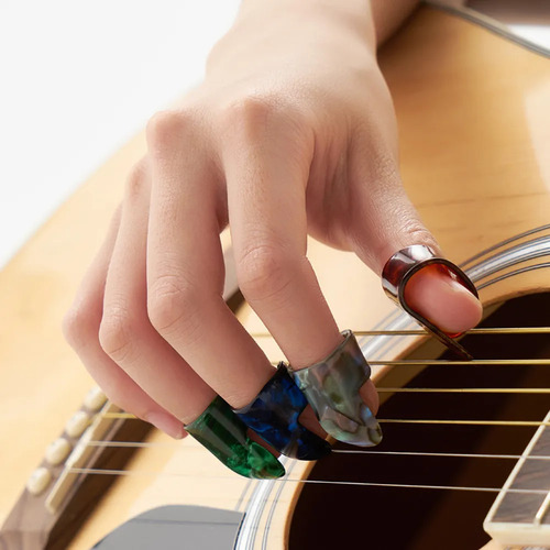 Kit De Accesorios Para Guitarra Acustica Cuerdas 66 Piezas Cuerdas de guitarra afinador capo pua y otros Kit de accesorios para guitarra BLUEMOS RIMLUFE
