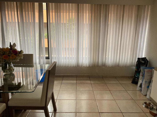 Imagen 7 de 14 de Casa Con 3 Recamaras, Cuarto De Servicio Y 4 Baños