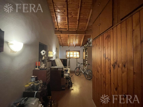 Imagen 12 de 17 de Venta Casa 4 Ambientes Con Cochera, Quincho Y Fondo Libre Con Piscina En Don Bosco (30983)