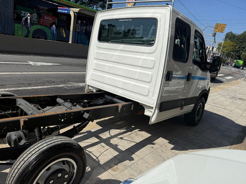 Iveco Daily Chasis 3.0 35S14 3450 Cab. Dupla 4P