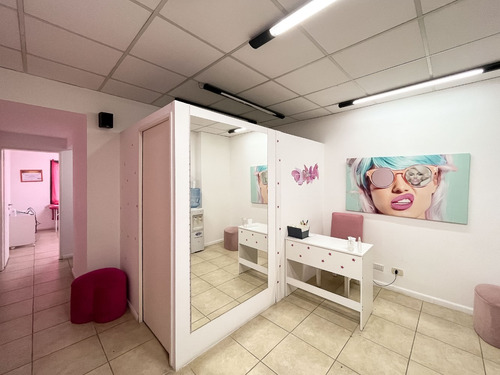 Venta De Oficina En Excelente Ubicación, En Plaza Canning