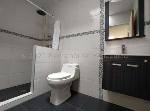 Imagen 16 de 20 de Estupendo Townhouse En Venta Urb. El Piñal El Limón 23-13132 Ejc 0424-3439046