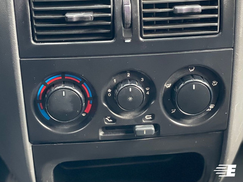 Imagem 9 de 10 de Fiat Siena 1.4 4p El Flex