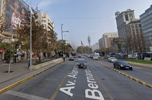 Estacionamiento Doble / Alameda A Dos Cuadras De La Moneda
