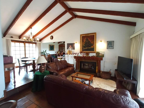 Imagen 8 de 17 de Casa En Venta Mas Consultorio Con Piscina Climatizada