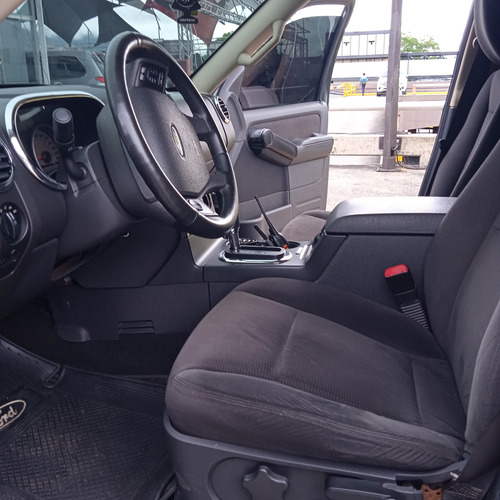 Ford Explorer 2.4