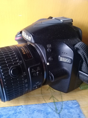 Camara De Fotos Nikon D3200 Usada