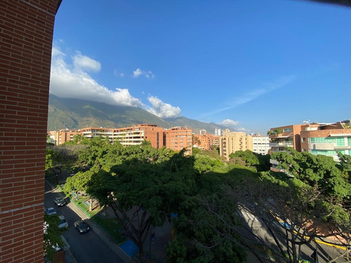 Excelente Apartamento Para Alquilar En Inmejorables Condiciones, Estratégicamente Ubicado En La Urb. Campo Alegre