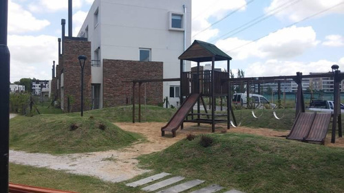 Imagen 12 de 18 de Impecable Departamento 2 Ambientes Con Jardín En Barrio Sendero, Panorama 1 - Nordelta