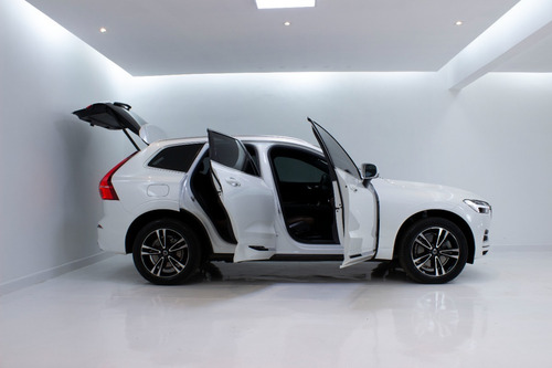 Imagem 9 de 18 de Volvo