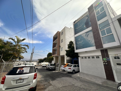 Local En Renta Edificio De 3 Niveles
