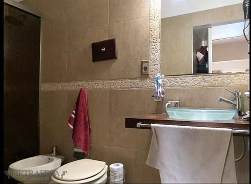 Casa En Venta, 4 Dormitorios, 3 Baños, Fondo Con Parrillero, Garaje, Av Gral Rivera, Malvin