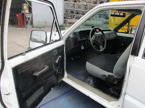 Mazda B2000 2.0