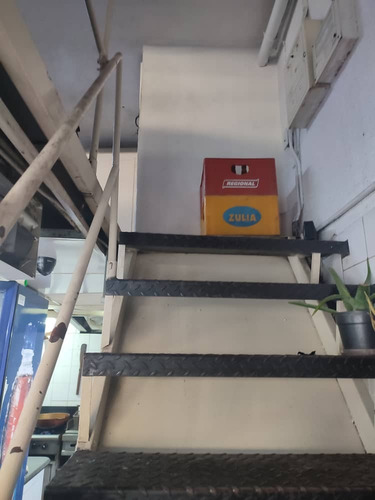 Venta De Fondo De Comercio De Luncheria Ubicado En La Calle Los Laboratorios En Los Ruices Yc