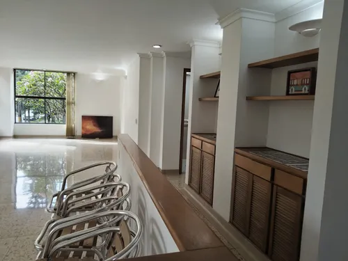 Apartamento En Venta En Conquistadores. Cod V12627