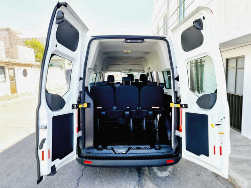 Ford Transit 2.2 Pasajeros Larga Techo Alto Custom Mt 2019