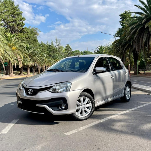 Imagen 1 de 10 de Toyota Etios 1.5 5ptas Xls At 2017