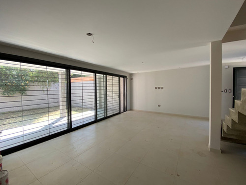 Imagen 2 de 16 de Duplex 3 Dorm 3 Baños A Estrenar - A Mts De Av. Recta Martinolli - Arguello