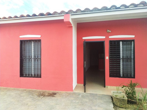 Casa En Villas Del Lago - Ciudad Alianza    Inc-074
