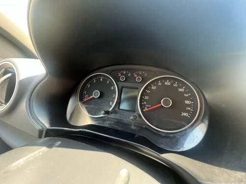 Imagen 9 de 25 de Volkswagen Gol Trend 1.6 Highline 3p 2015