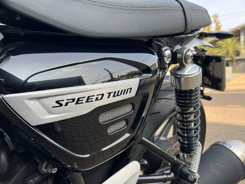 Triumph Speed Twin 1200