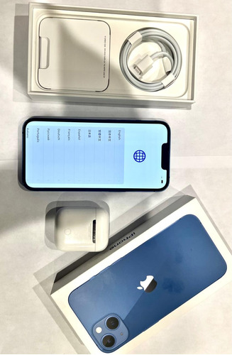 iPhone 13 128gb Azul Liberado Con Funda Y AirPods Usados.