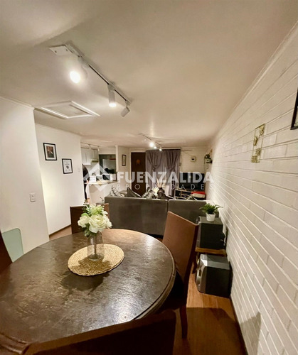 Casa En Venta De 3 Dorm. Con 140 Mt2 De Terreno En Maipú