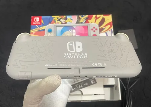Console Nintendo Switch Lite Zacian & Zamazenta Edition