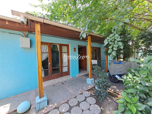 Casa En Venta De 6 Dorm. En La Reina