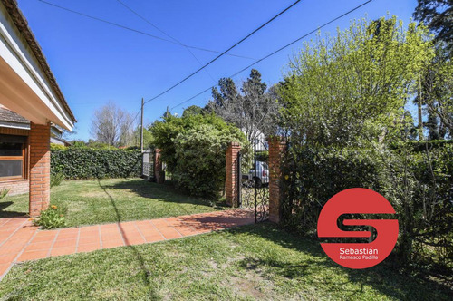 Casa Venta Barrio Fisherton 4 Dormitorios Jardín Piscina Cochera
