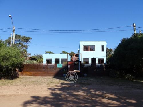 Rahina Du Mar En Punta Del Diablo