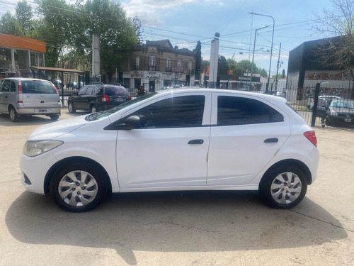 Imagen 4 de 18 de Chevrolet Onix 2016 1.4 Lt 98cv