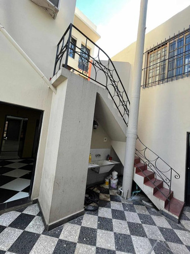 Imagen 8 de 29 de Casa En Venta - 6 Dormitorios 5 Baños - 300mts2 - Tablada