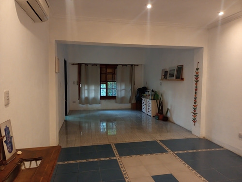 Imagen 7 de 16 de Casa En Venta En Adrogué. Acepta Permutas