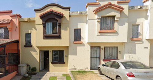 Casa En Venta En Tecolutla, Paseo De Santiago, Tonala, Jal. Mg*
