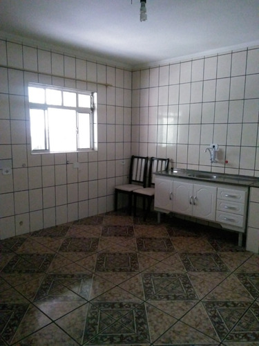 Imagem 12 de 30 de Casa Ampla Com 4 Quartos, Jardim, 4 Vagas De Garagem E 2 Banheiros,