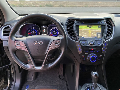 Imagem 9 de 11 de Hyundai Santa Fé 3.3 V6 24v 4p 4x4 270 Cv 7 Lugares Automáti